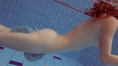Hot Underwater Chick Libuse Naked And Hot - upornia