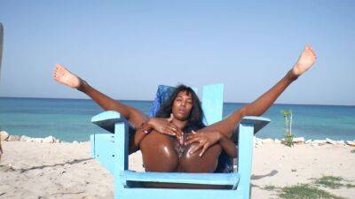 Ebony Latin Girl, Oil Skin And Public Orgasm On The Beach - upornia