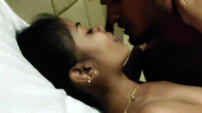 Indian beauty foreplay in bed - drtuber - India