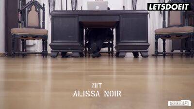 Leah Obscure & Alissa Noir Pleasure Their Twats While Boss Watches - sexu.com