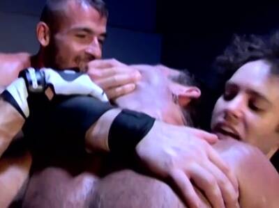 Rojer dominates two men in the wrestling ring - drtuber