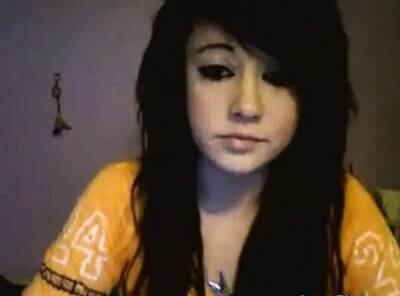 brunette webcam - nvdvid.com