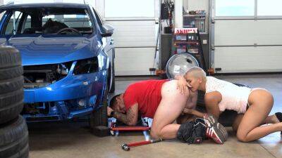 RIM4K. Wife comes to check on the mechanic and licks anus - drtuber