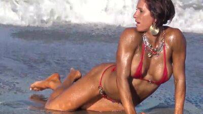 Tanned And Sultry Fitness Mom Toni Andra 4 - upornia - Usa