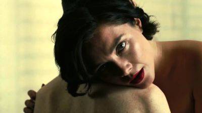 Florence Pugh boobs in sex scenes - drtuber
