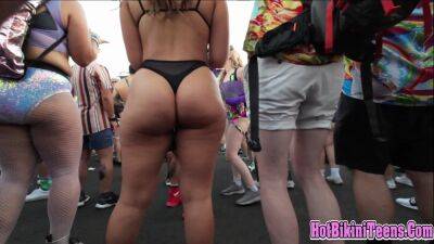 Phat ass Latina raver girl shaking her big ass cheeks at rave festival - txxx.com