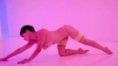 Neon lingerie looks hot on latina MILF - drtuber - Japan