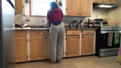 Syrian Wife Lets 18 Year Old German Stepson Fuck Her In The Kitchen - sunporno.com - Germany