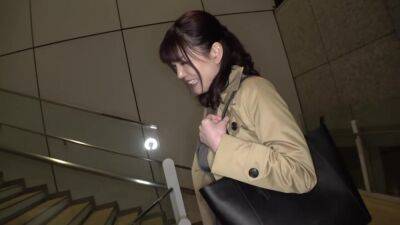 0000128_巨乳長身のスレンダー日本人女性がガン突きされる痙攣イキセックス - hclips - Japan