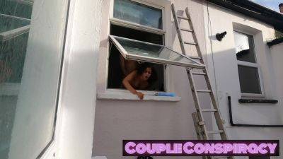 Window Cleaner Gets Lucky With - upornia - Britain