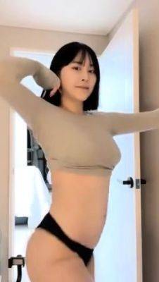 Webcam Asian - Webcam Asian chick anal masturbation tease - drtuber - Japan