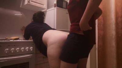 Doggy Style In The Kitchen Fingering Orgasm Lesbian - hclips