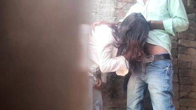 Desi stepdaughter caught with neighbor in backyard - drtuber - India