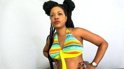 African Casting - Curvy Afro Slut Expertly Guzzling The Big Dick Agent - txxx.com