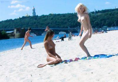Young nudist fresh hotties caught on a hidden camera - hclips
