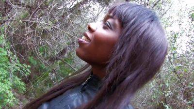 Ebony Beauty Is Bouncing On The Big Dong Outdoors - HotEuroGirls - hotmovs.com - France
