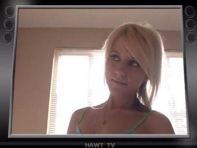 Masturbating blonde teen toys her pussy - hotmovs.com