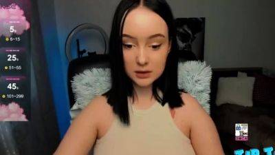 Webcam amateur Sexy teen touching her big tit - drtuber