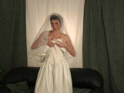 Mature bride woman strips on cam for fabulous masturbation kinks - hellporno.com