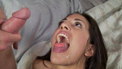 Appealing Latina teen swallows after getting laid like a pro - hellporno.com