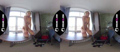 Tiffany - Tiffany supermodel nude photo session backstage in VR - xozilla.com